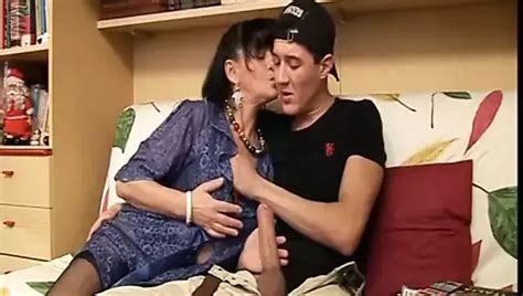 Reife Milf Cindy Reibt Ihre Muschi Durch Ihre Schwarze Strumpfhose Xhamster