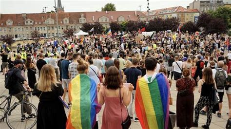 Areszt Dla Aktywistki LGBT Margot Demonstracje W Obronie Tolerancji I