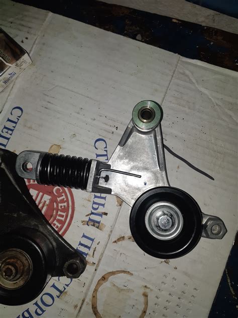 Натяжитель приводного ремня. — Toyota Camry (XV40), 2,4 л, 2006 года ...
