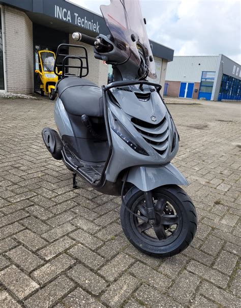 Piaggio ZIP Mobielstad