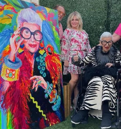 Πέθανε στα 102 το υπέργηρο μοντέλο Iris Apfel H εντυπωσιακή ζωή του