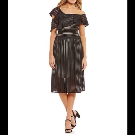 Gianni Bini Black And Nude Ruffle Dress Womens Black Lace Dress Fall Outfits Open Shoulder Dress