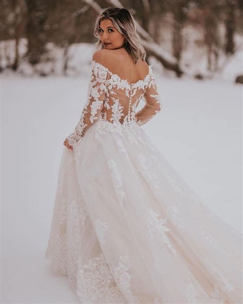 Winter Wedding Look: 24 Stunning Winter Wedding Dresses and Outfits ...