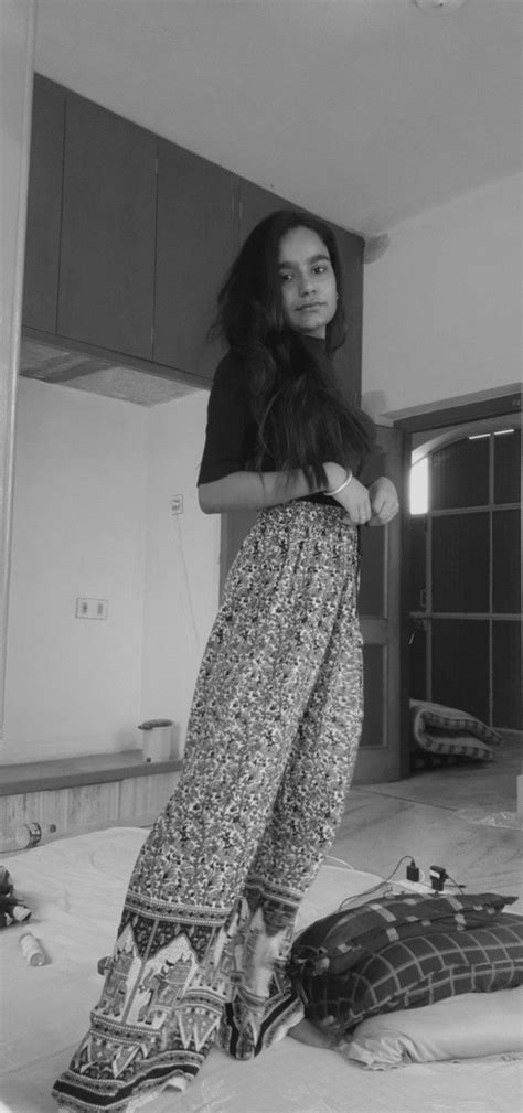 Pin By Prachi Mundhra On B W Fashion Harem Pants Pants