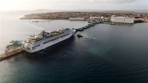 First Cruise Ship Returns To Port Lincoln