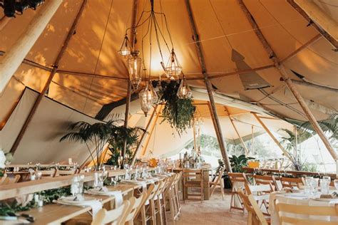 15 Magical Tent Decor Ideas for an Outdoor Wedding | Tent wedding ...