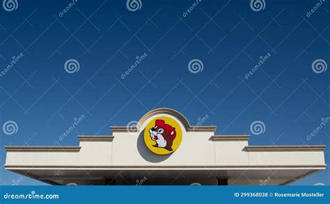 The Buc-ee S Logo is a Beaver Head in a Yellow Circle Editorial Stock ...