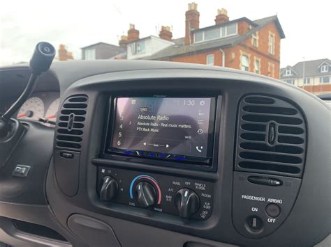 Ford F150 Lightning – Pioneer Z9200 Double Din – 2001 | John Kleis Audio
