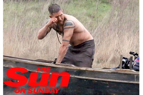 MODEL OF THE DAY ACTOR TOM HARDY NAKED ON SET Of TABOO PICS VIDEO Via THE SUN Daily Squirt