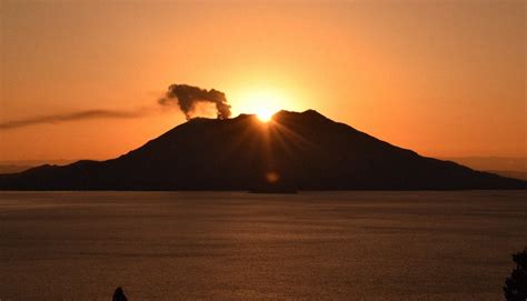 3分の幻想的な光景 ダイヤモンド桜島、最も美しい季節に | 毎日新聞