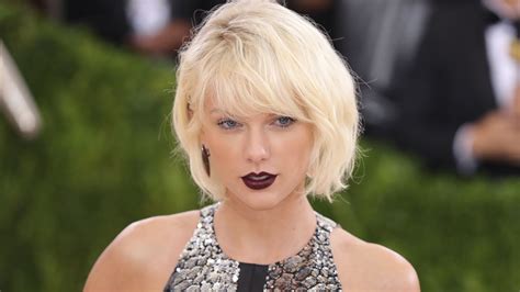 How Much Does Taylor Swift Make in a Year? - Veja Store Site