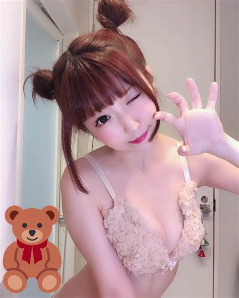 佐倉絆さんのインスタグラム写真 佐倉絆instagram 「好きって言ってくれないと襲うよ🐻🐻🐻 モコモコの 🐻の下着 頂きました