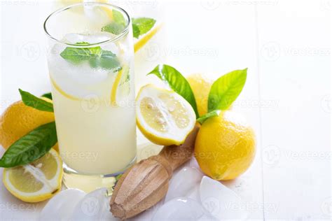 Homemade lemonade in tall glasses 15694180 Stock Photo at Vecteezy