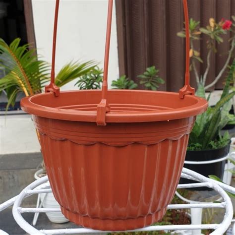 Jual Pot Gantung Pumba 20 Gantungan Warna Putih Hitam Merah Bata