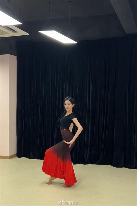 Hot girl Đô Mỹ Trúc nói gì khi bị nghi tống tiền Ngô Diệc Phàm Báo Dân trí