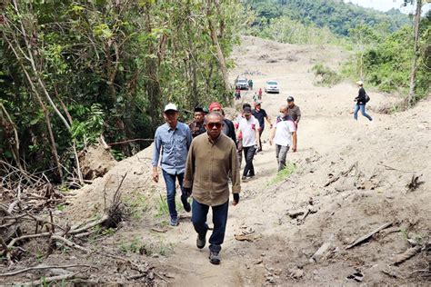 Atasi Sampah Di Polman Bupati Aim Target Pembangunan Tpa Sattoko