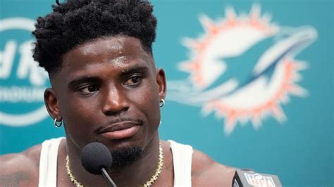 Tyreek Hill Tells Cnn Hes Still Shell Shocked After Being Detained By