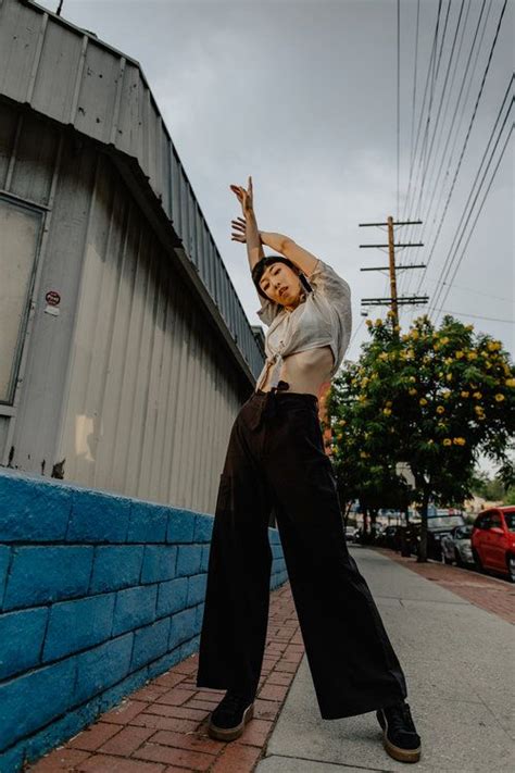 Shooting Portraits With A 24mm Lens Mango Street Street Fashion