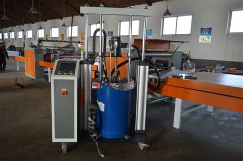 China Fully Automatic Pur Hot Glue Laminating Machine For Pvc High Glossy Film Acrylic Sheet