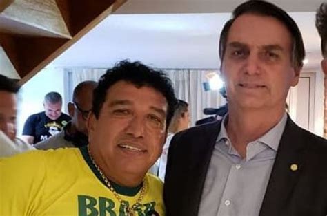 Depois de Carlos Bolsonaro perfil Magno Malta divulga pênis e justifica