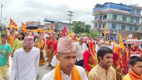 इटहरीको प्रदर्शन धरानतर्फ अघि बढ्यो प्रहरीको घेरा तोडेरै जाने अडान Nepal Views