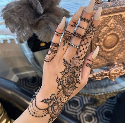 𝐚𝐥𝐢𝐬𝐡𝐛𝐚s 𝐡𝐞𝐧𝐧𝐚 on Instagram hennatattoo henna hennaart