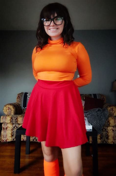 Easy Velma Cosplay Scooby Doo Easy Cosplay Easy Cosplay Ideas Velma Halloween Costume