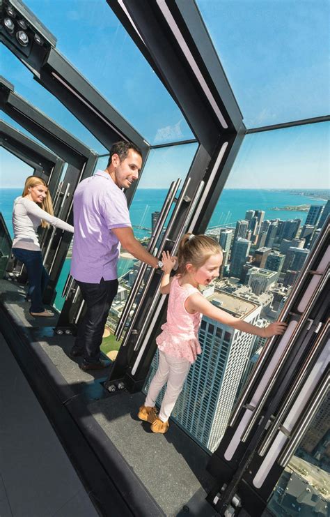 360 Chicago Observation Deck | Chicago, Illinois | LongWeekends Magazine