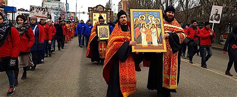 I Russi Non Dimenticano In Centomila Alla Processione In Memoria Dello