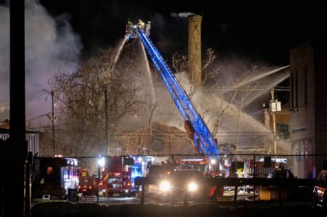 Firefighters Continue To Battle Large Blaze At Passaic Chemical Plant The New York Times