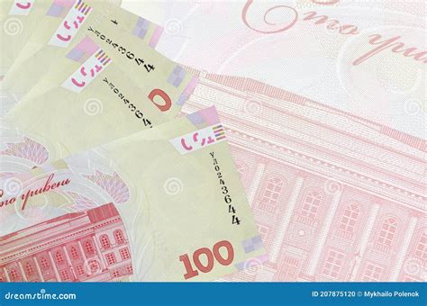 Billetes De Hryvnias Ucraniano Se Encuentra En La Pila En El Fondo