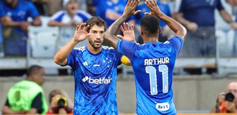 Cruzeiro Leva Susto Mas Decide Nos Acr Scimos E Vence Botafogo