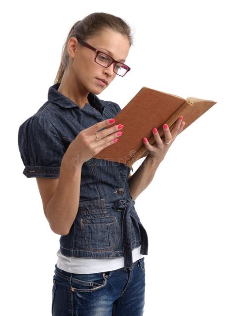 Uomo Che Legge Un Libro Isolato Fotografia Stock Immagine Di Sorriso