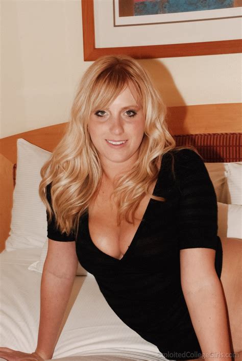 Slutty Blonde Hottie Molli Sucks A Big Cock Photos
