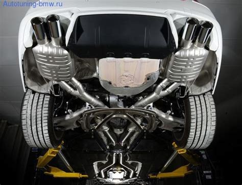 Средняя часть выхлопной системы BMW M6 от фирмы Eisenmann.