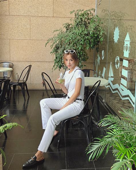 Các hot girl đã áp dụng công thức mix đồ dễ như ăn kẹo này để hack chiều cao