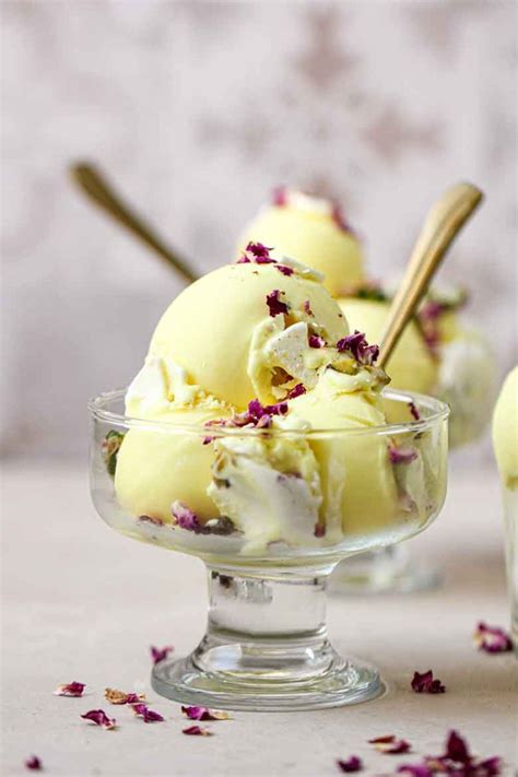 Bastani Sonnati Recipe (Persian Saffron Ice Cream)