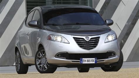 Lancia Ypsilon review and pictures | evo