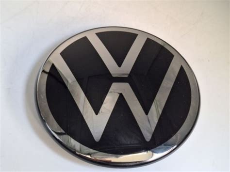 VW TIGUAN 5NA LIFT 2021 ZNACZEK LOGO EMBLEMAT PRZÓD POD RADAR