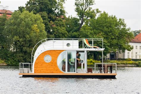 Modern Houseboats Let You Live Your Best Water Life Curbed