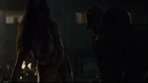 Naked Heather Lind In A Single Shot