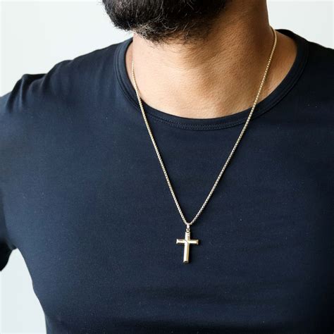 gold cross and chain men 2