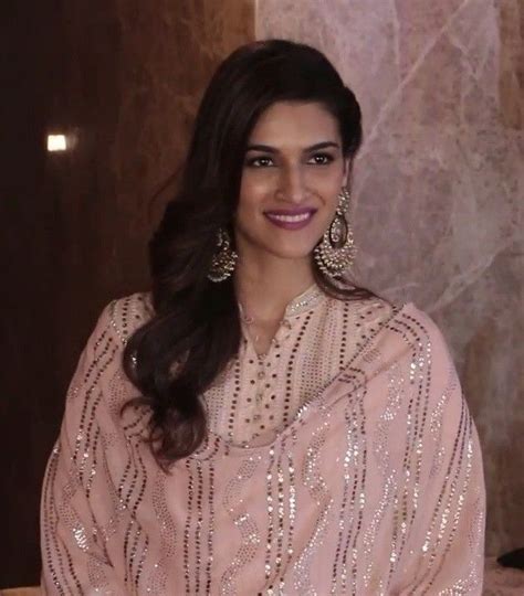 Pin By Amit Pareek On Kirti Bollywood Actress Hot Photos Bollywood