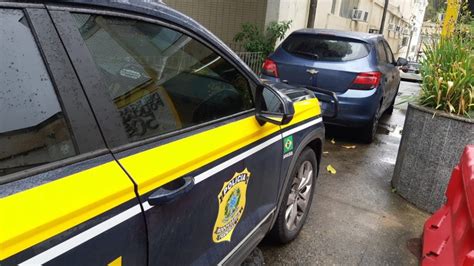 Carro furtado na Zona Norte do Rio é recuperado na Rodovia Rio Santos