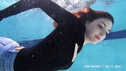 Hot Girl Lana Lohan Underwater Breath Hold And Drowning