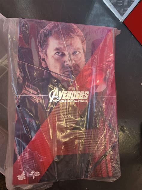 全新未開 Hot toys MMS289 AVENGERS AGE OF ULTRON HAWKEYE 鷹眼 興趣及遊戲 玩具 遊戲類 Carousell
