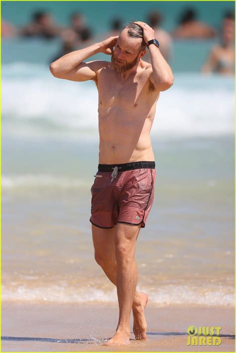 Photo Hamish Blake Shirtless Beach Day Photo Just Jared