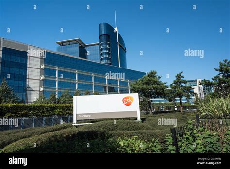 Gsk brentford headquarters hi-res stock photography and images - Alamy