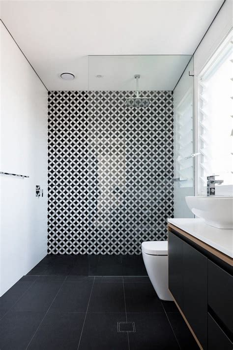 12 Amazing Black And White Bathrooms For The Minimalist In You