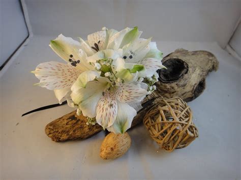 Lila Upstate Sc Corsage Boutonniere Delivery Expressions Unlimited